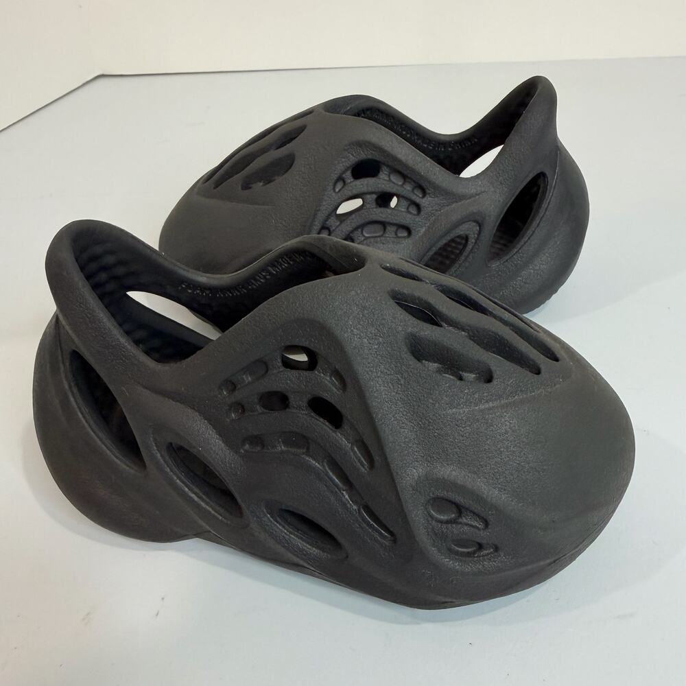 Adidas Yeezy Foam Runner Onyx Black Toddler Kids Size 4K - HP5346 Slip On Shoes